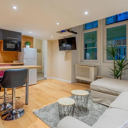 Full Equipment Designed Apartment In The Heart Of Budapest For 4 People Buitenkant foto