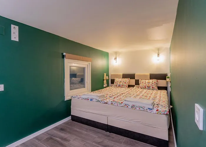 Full Equipment Designed Apartment In The Heart Of Budapest For 4 People