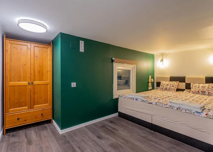 Full Equipment Designed Apartment In The Heart Of Budapest For 4 People