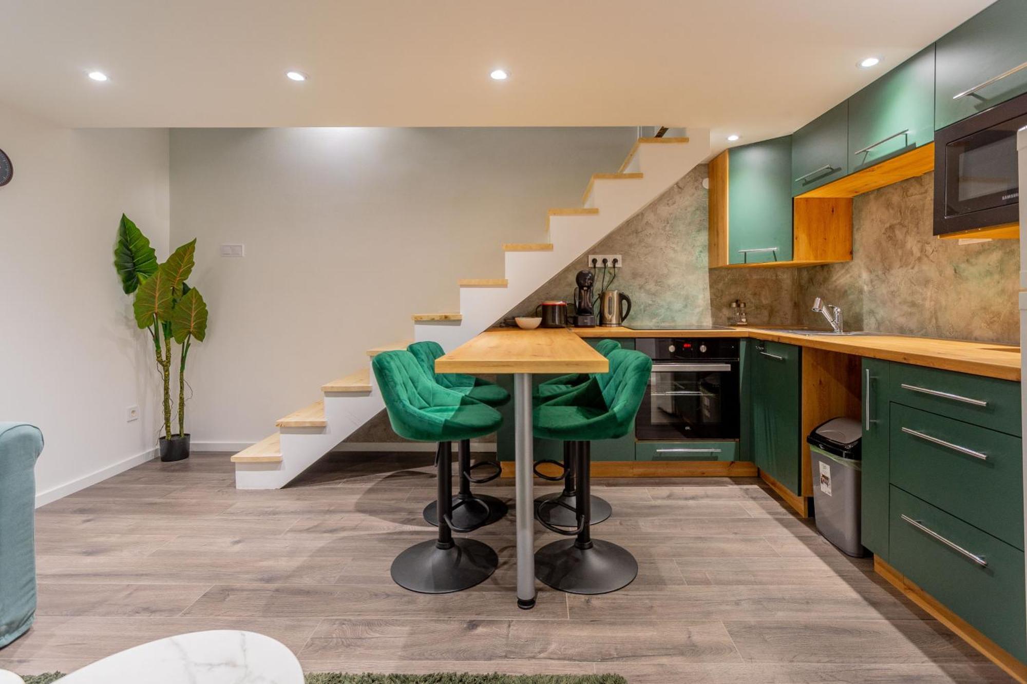 Full Equipment Designed In The Heart Of For 4 People Appartement *
