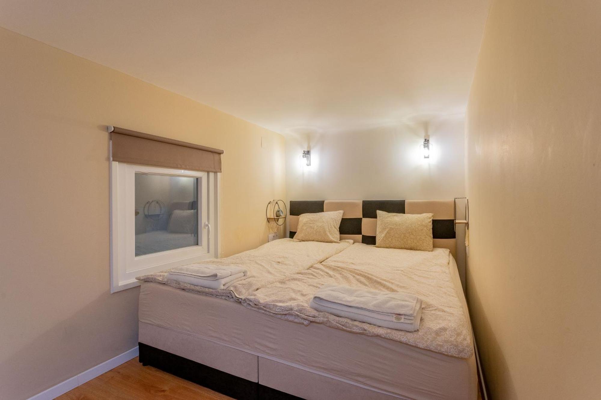 Full Equipment Designed In The Heart Of For 4 People Appartement *