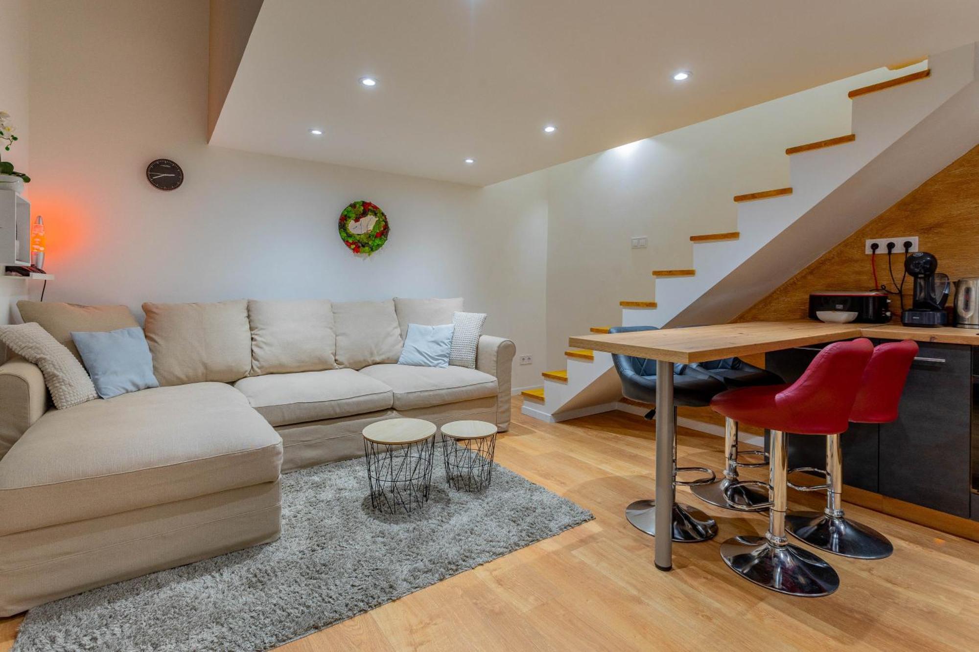 Full Equipment Designed In The Heart Of For 4 People Appartement *